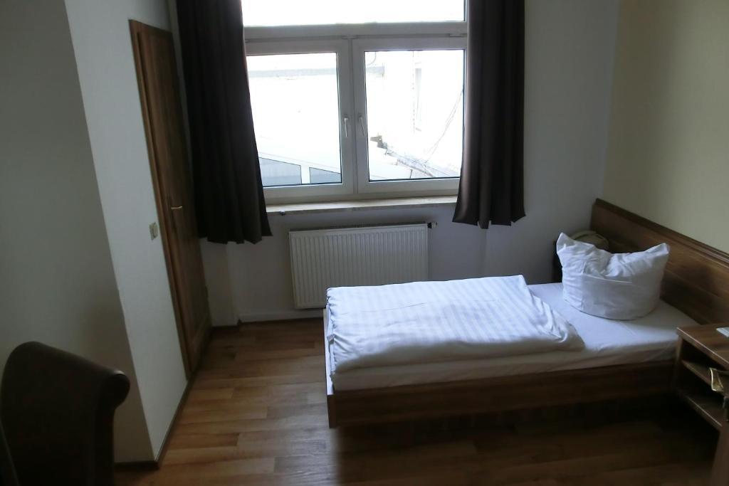 Hotel Schweizer Hof Halle  Bilik gambar
